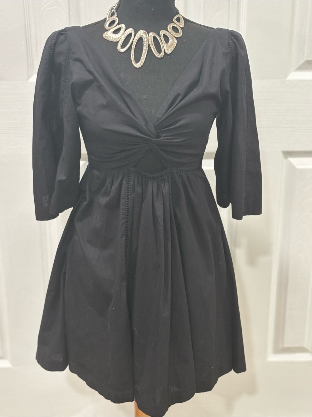 ABERCROMBIE & FITCH  BLACK CUTOUT POPLIN MINI DRESS  W/ FLUTTER SLEEVES SIZE XXS
